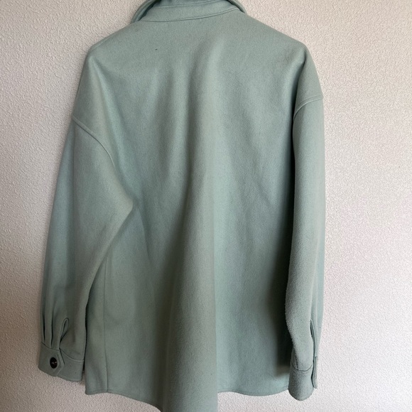 Forever 21 mint green long sleeve shacket - Picture 3 of 5